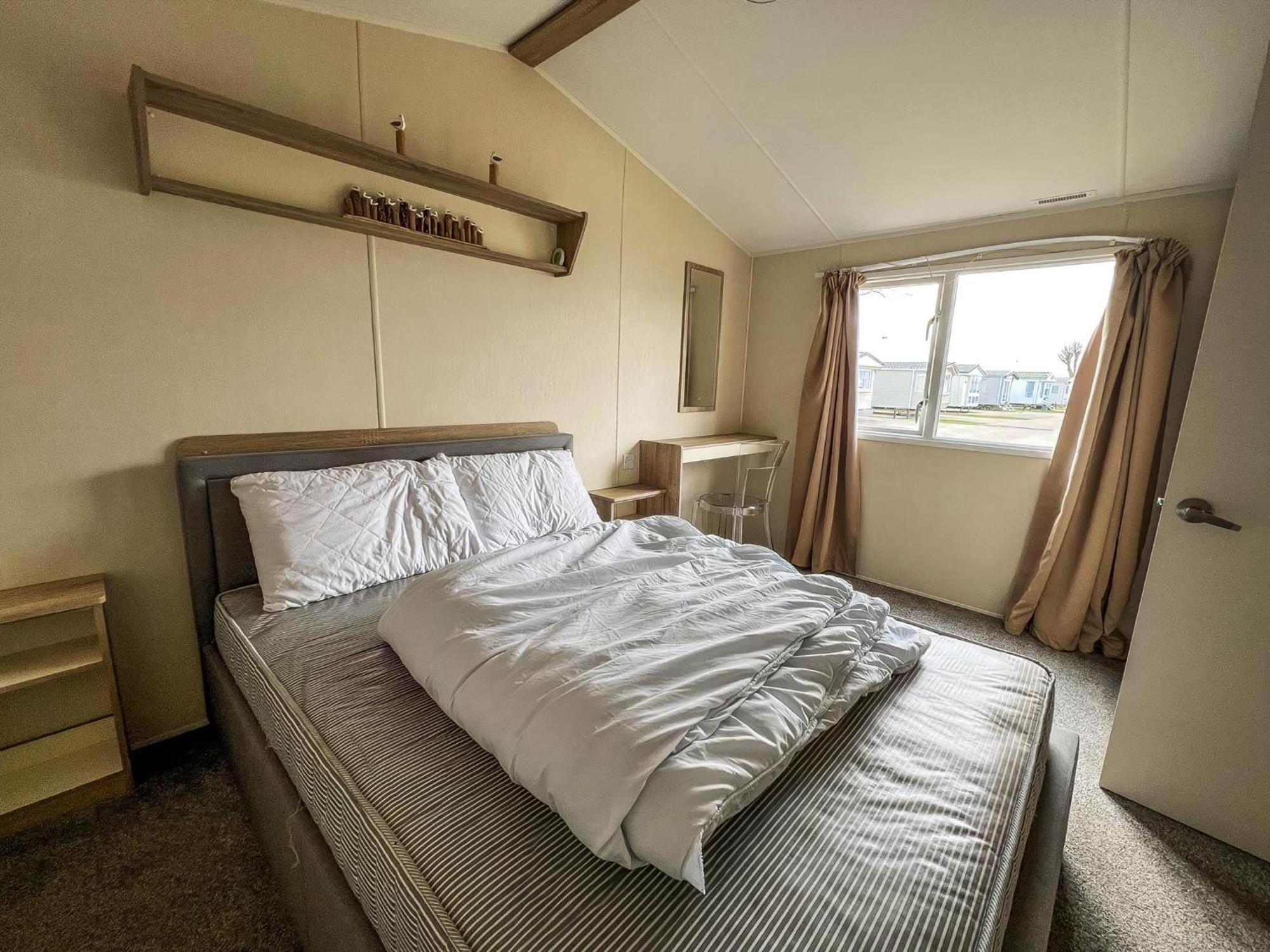 Modern 6 Berth Caravan With Wifi At St Osyth Beach In Essex Ref 28051Fv 滨海克拉克顿 外观 照片